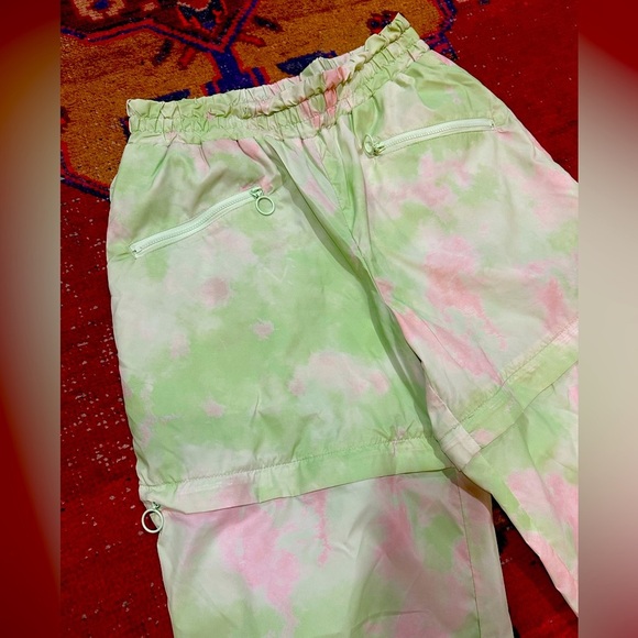 FABLETICS Unique zip away wind pants/shorts sz M - NWOT - Picture 2 of 5